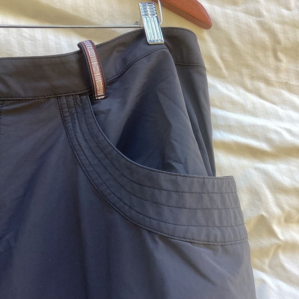 Sherpa outdoor Classic Black Mini Skirt, size 14 - Picture 3 of 9